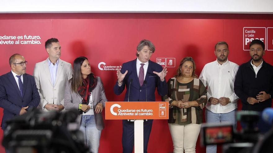 El PSOE de Castilla y León se aleja de Ferraz para evitar el desgaste del Gobierno y esquivar el descalabro de Aragón y Extremadura
