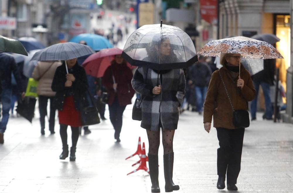 El temporal crecerá en intensidad esta madrugada - El litoral gallego permanecerá en alerta roja hasta el mediodía del domingo.