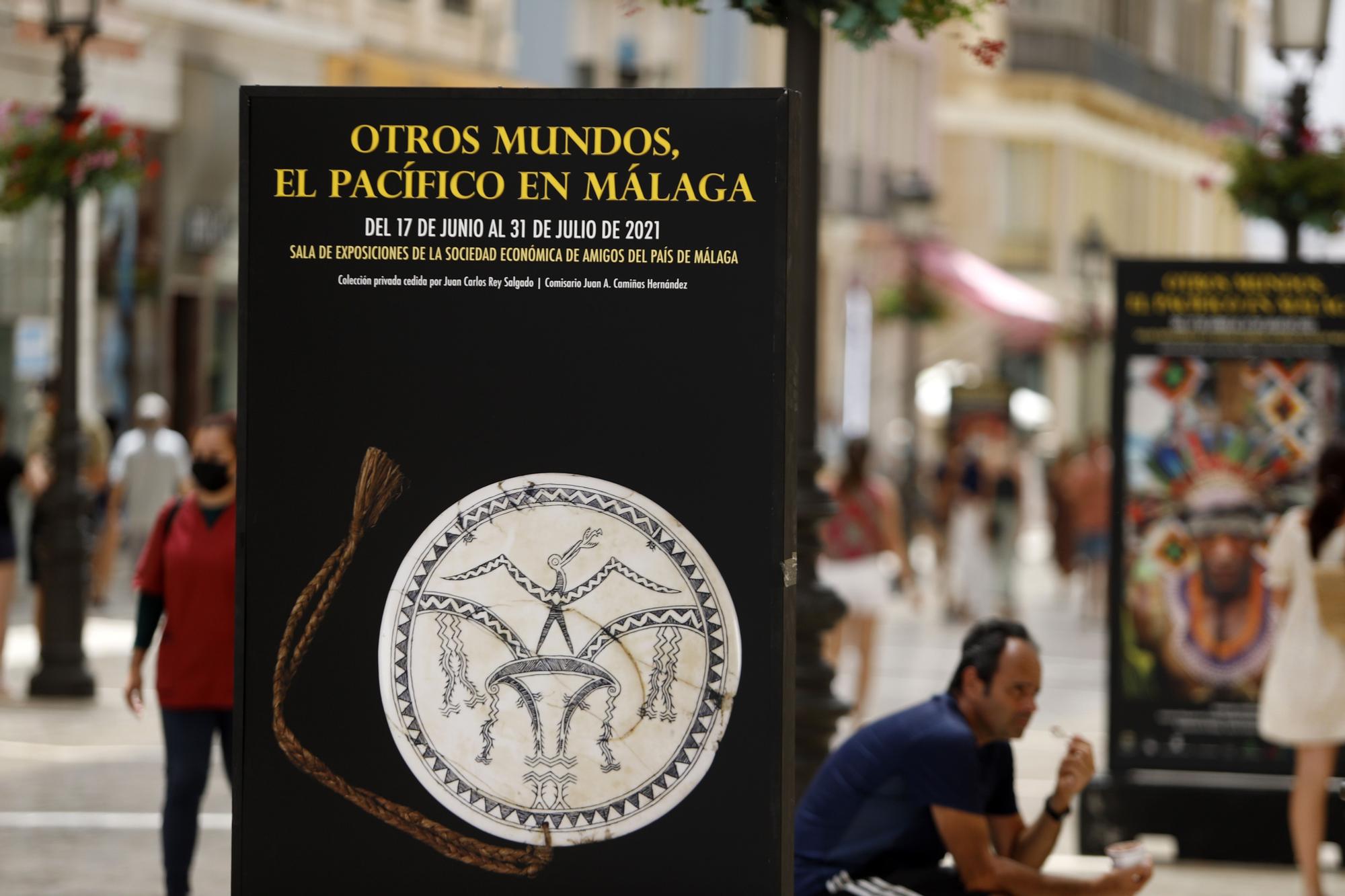 Exposición 'Otros Mundos, el Pacífico en Málaga', en la calle Larios.