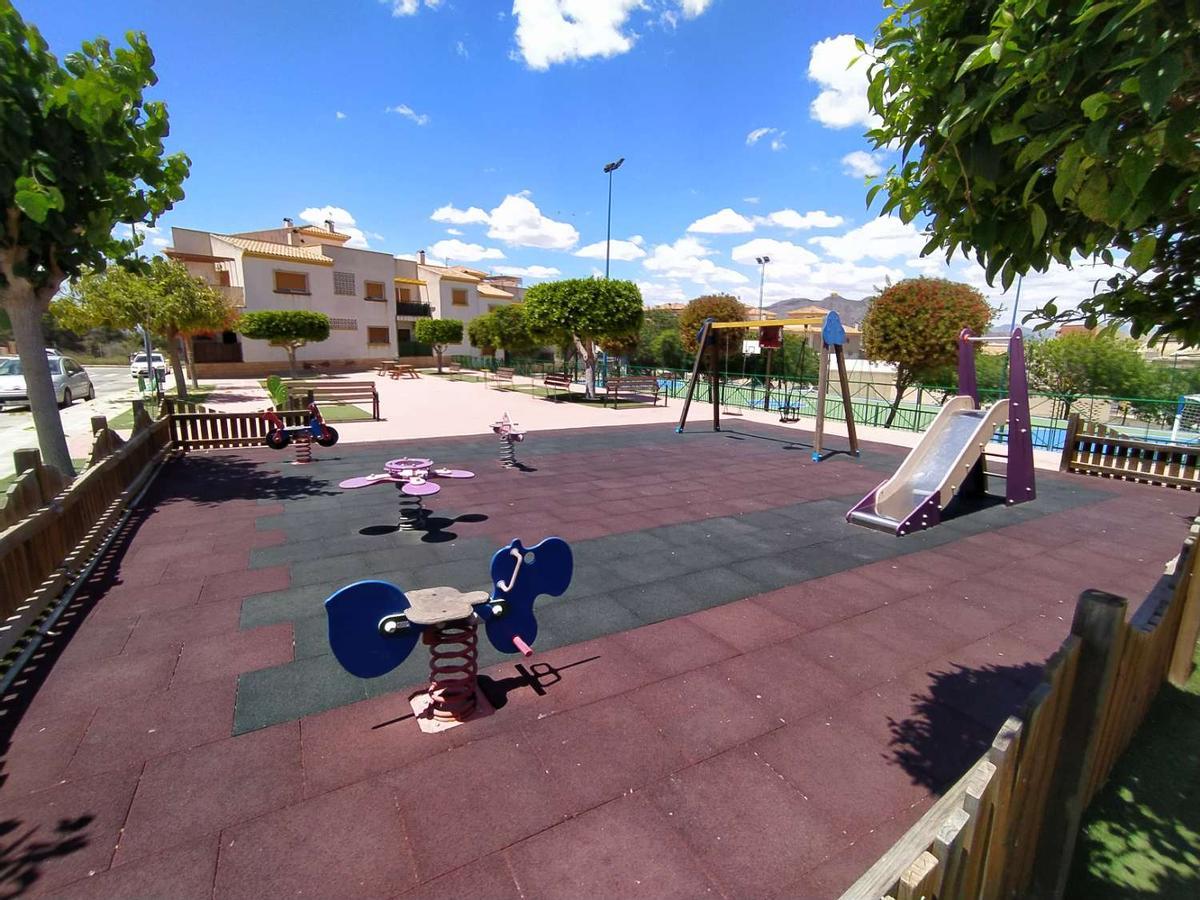 Zona infantil piso Orihuela