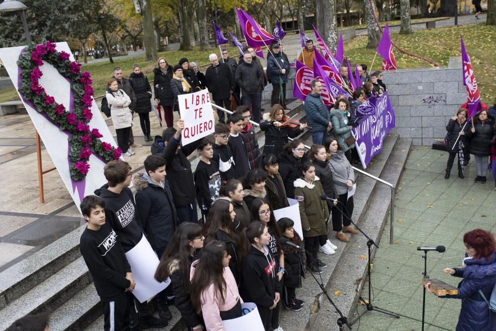 Las imágenes de la jornada: Zamora dice 'No' a la violencia de género