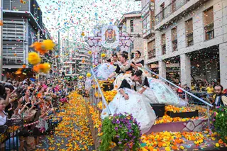 Así se vivió la Batalla de Flores de las fiestas de Elche