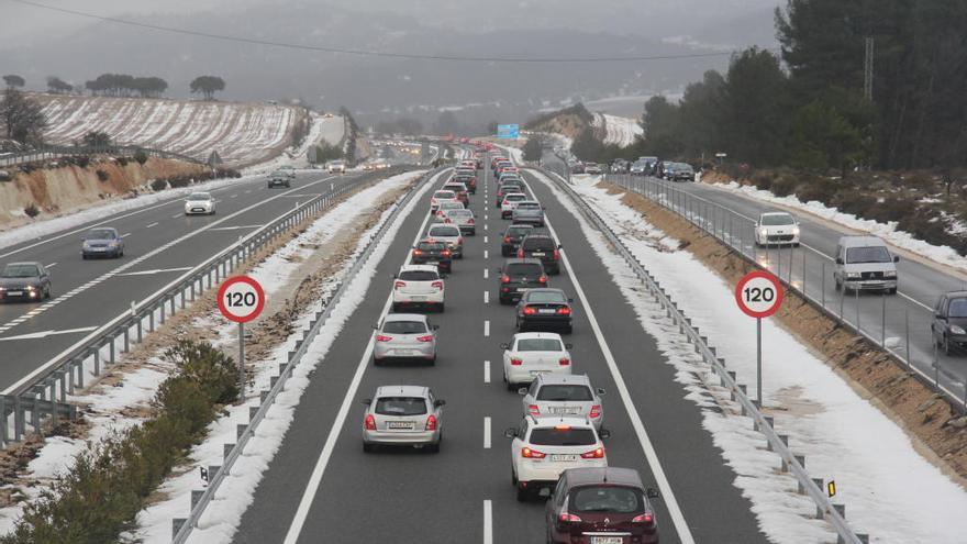 Colas kilométricas hasta Alicante para ir a ver la nieve