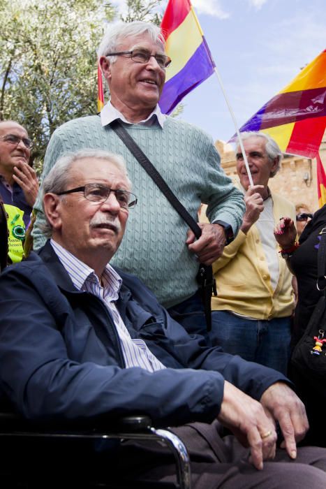 Homenaje en la fosa común de Paterna