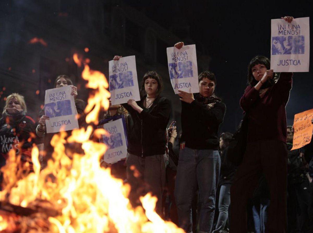 L’emissió d’un triple feminicidi en directe a TikTok sacseja l’Argentina