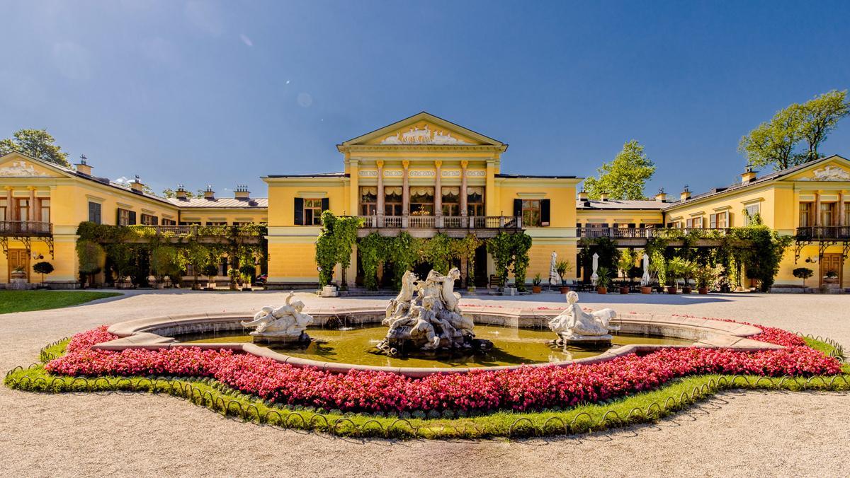 Vista de la entrada principal a la Kaiservilla en Bad Ischl