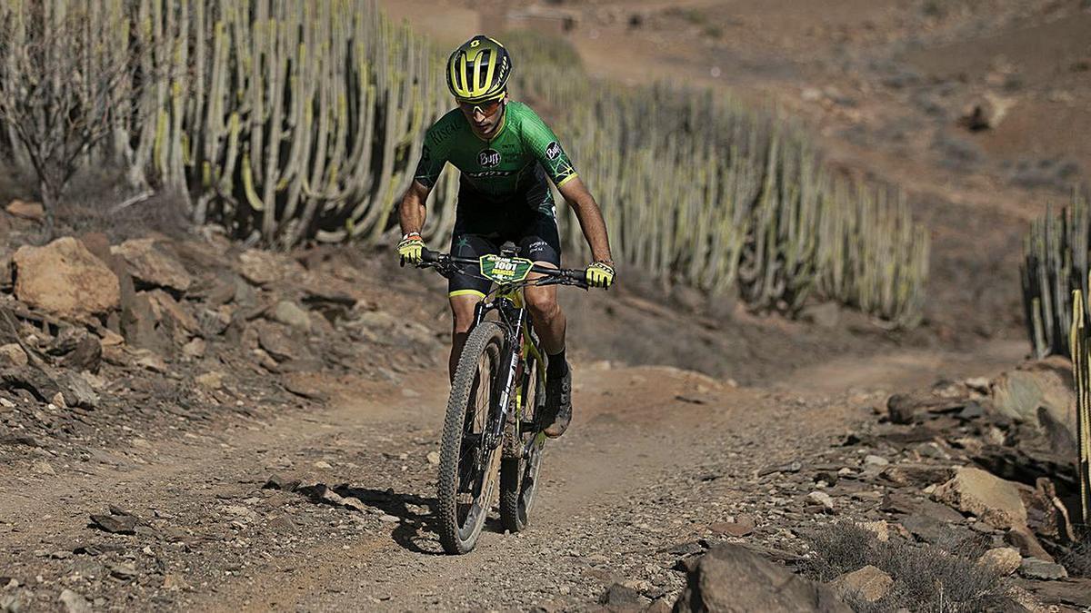 Francesc Guerra y Manuela Muresan ganan  la Transgrancanaria Bike