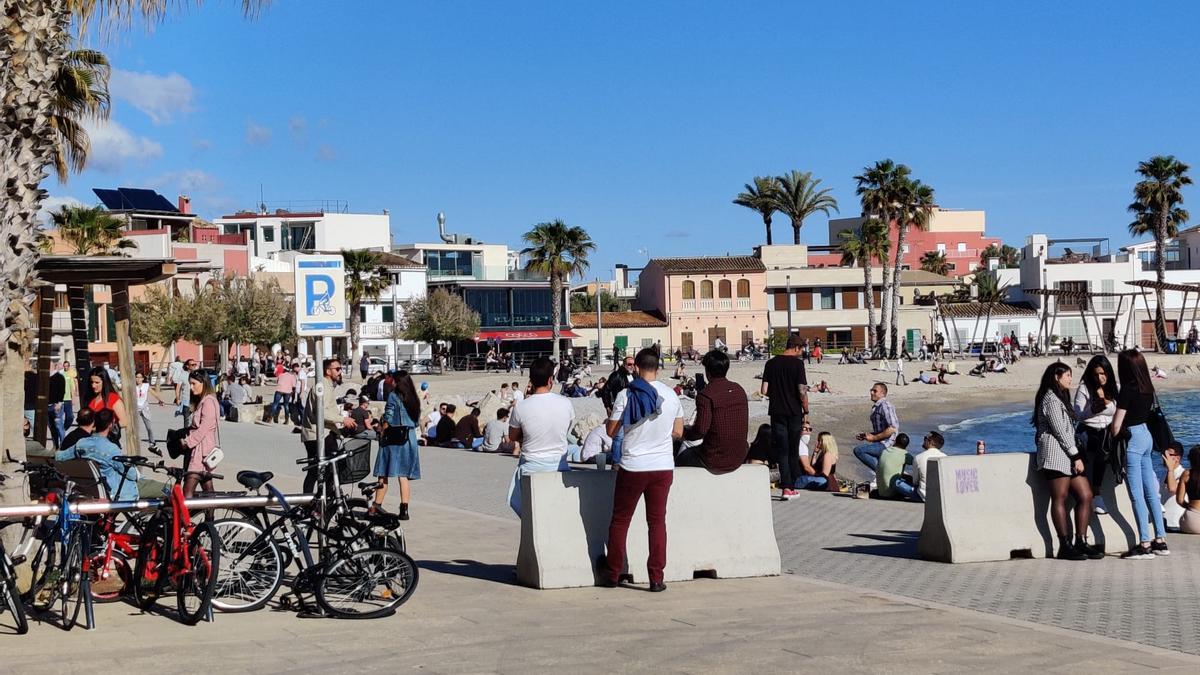 Ausencia de mascarillas en el Portitxol