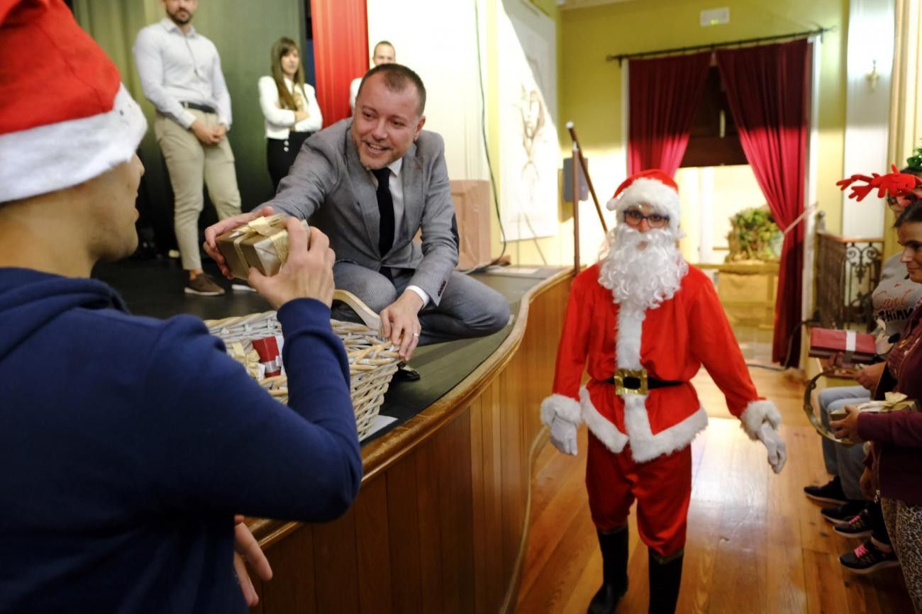 La magia de la Navidad llena de ilusión el teatro Consistorial de Gáldar