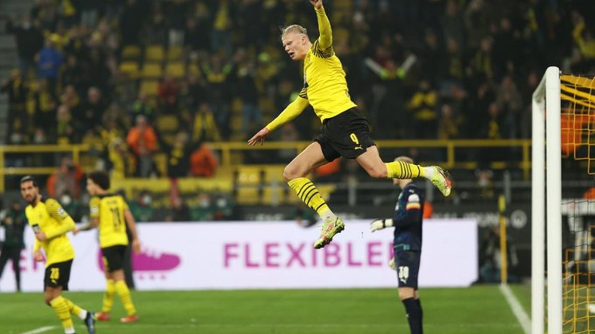 Haaland celebra un gol con el Dortmund.