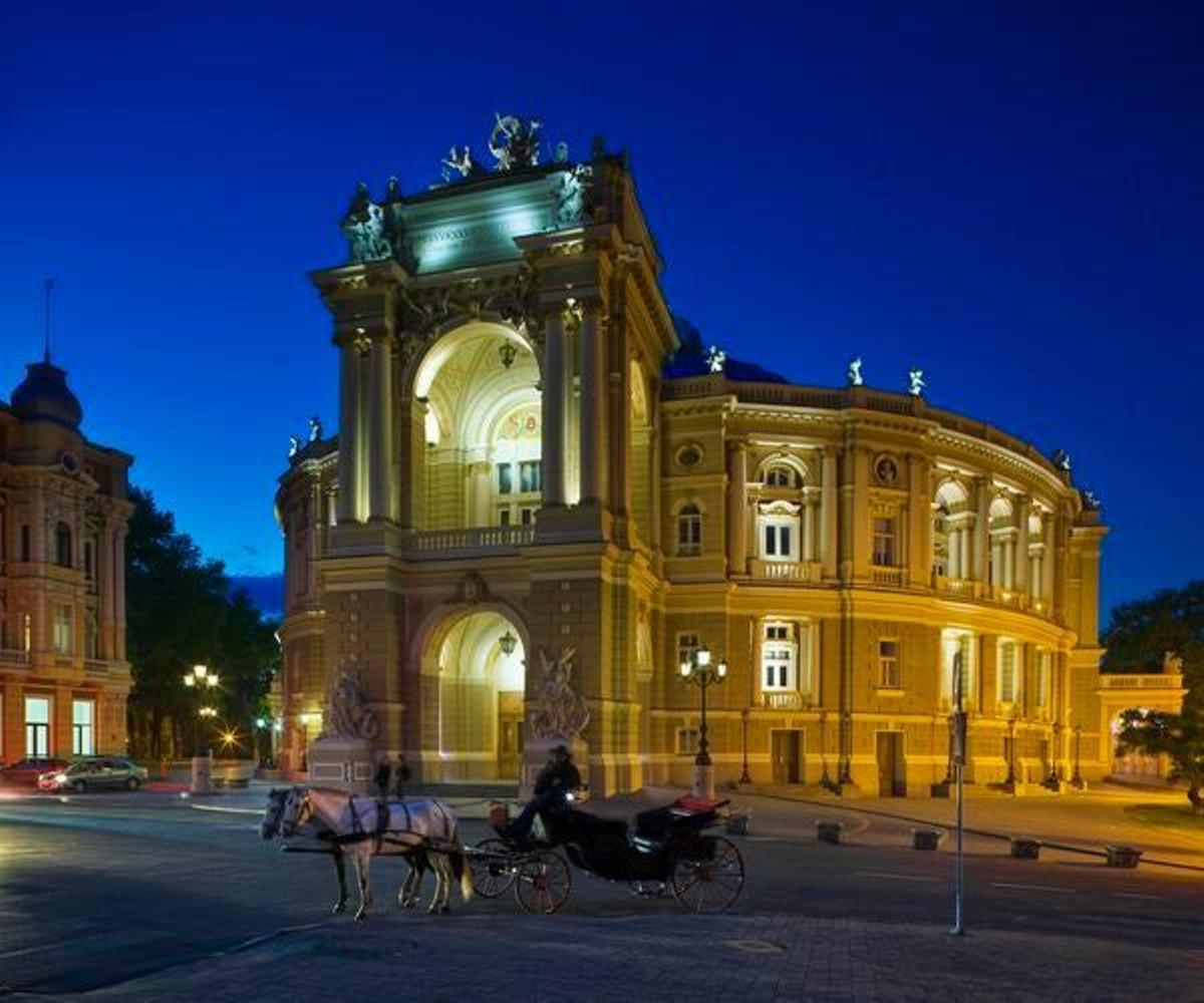 Teatro Académico Nacional de Opera y Ballet de Odessa de estilo Neo-barroco