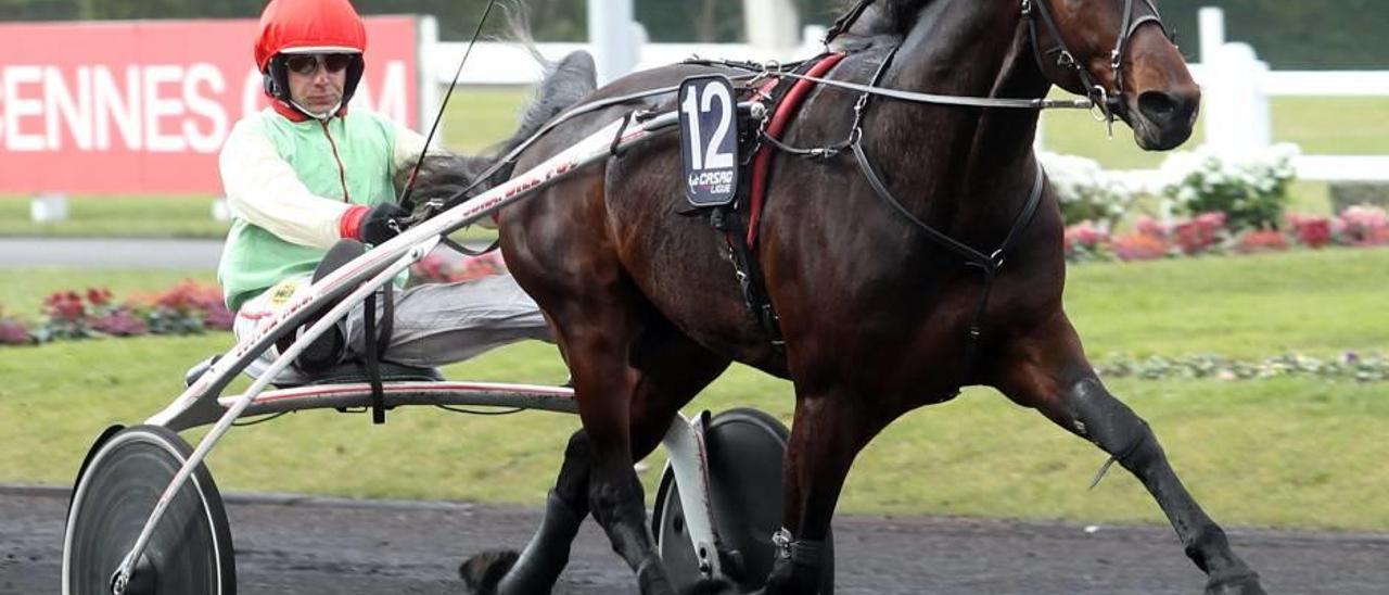 Trébol en una de sus victorias en París-Vincennes, dirigido por el mallorquín Biel Pou.