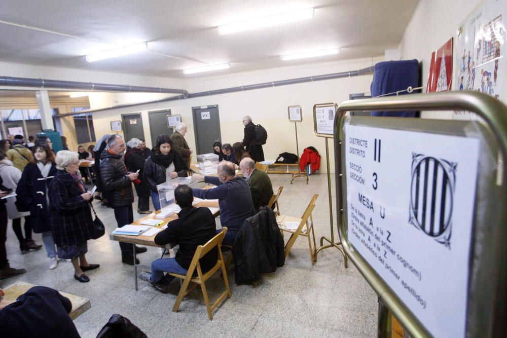 Votacions al col·legi Verd i al pavelló de Palau