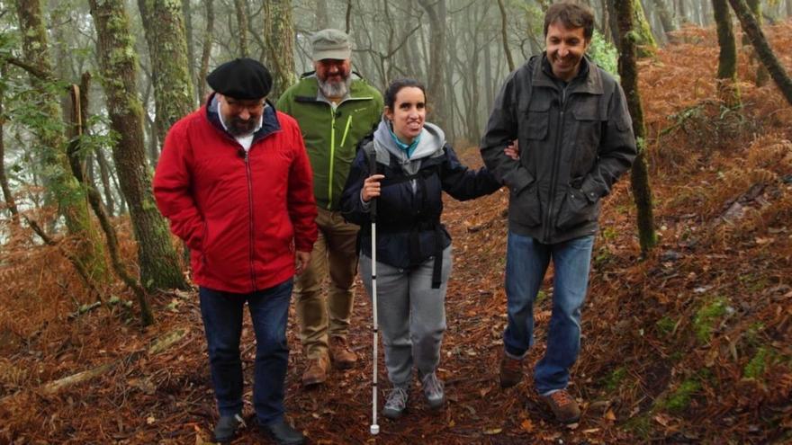 Corina Mañá aprende técnicas de supervivencia no monte no programa “Coa luz do corazón”