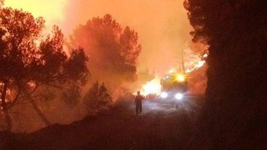 El fuego ya arrasa casi 50.000 hectáreas hasta junio