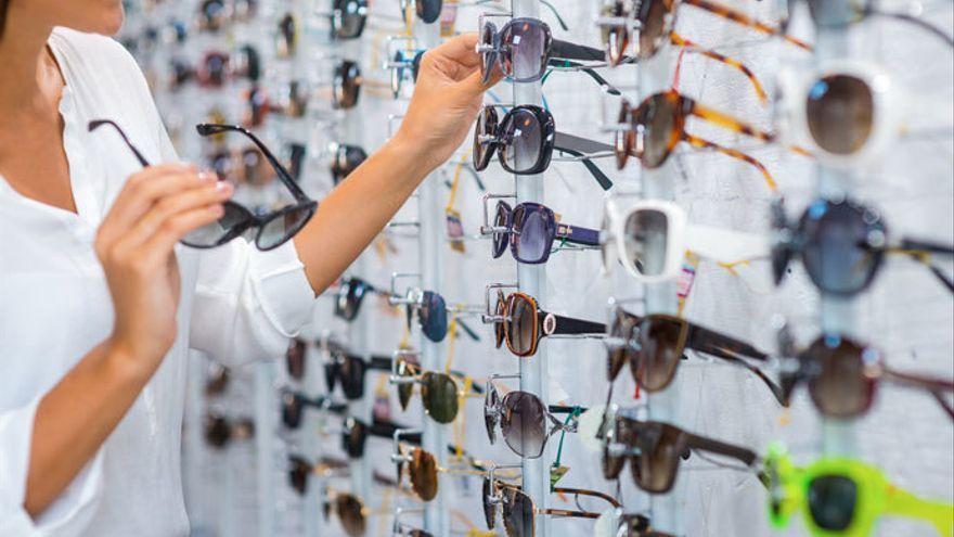 El increíble truco para elegir la talla de las gafas de sol sin tener que probarlas