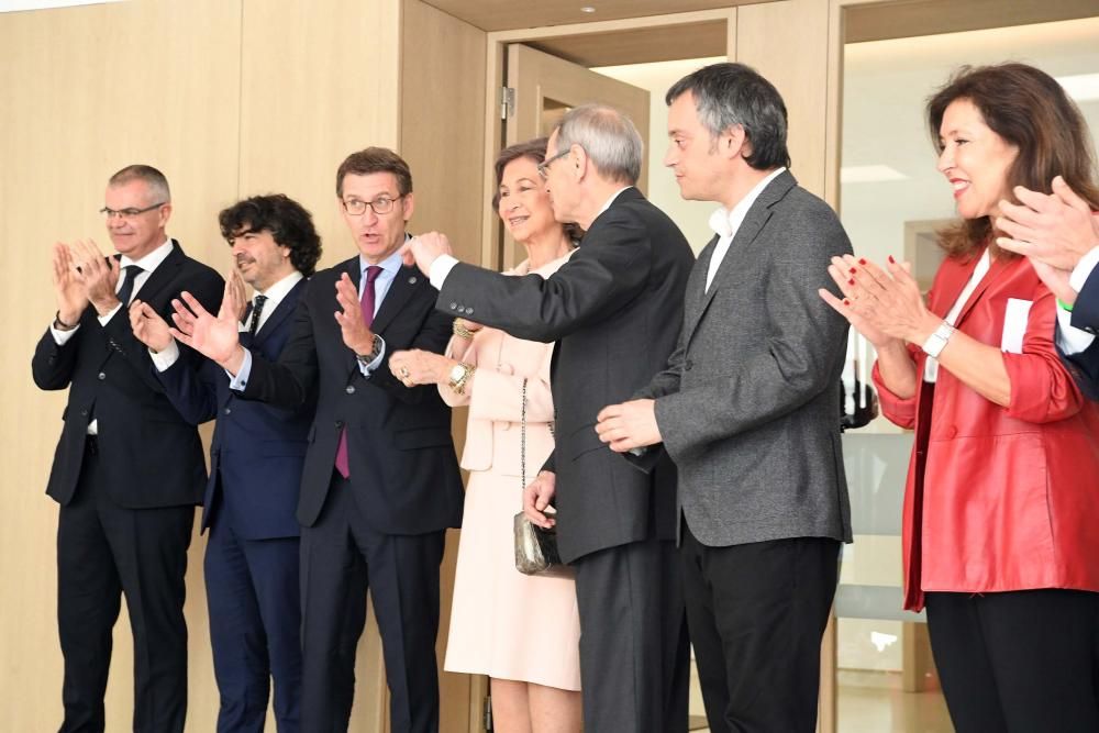 La madre de Felipe VI preside en la ciudad la celebración de los cien años de la institución benéfica y social.