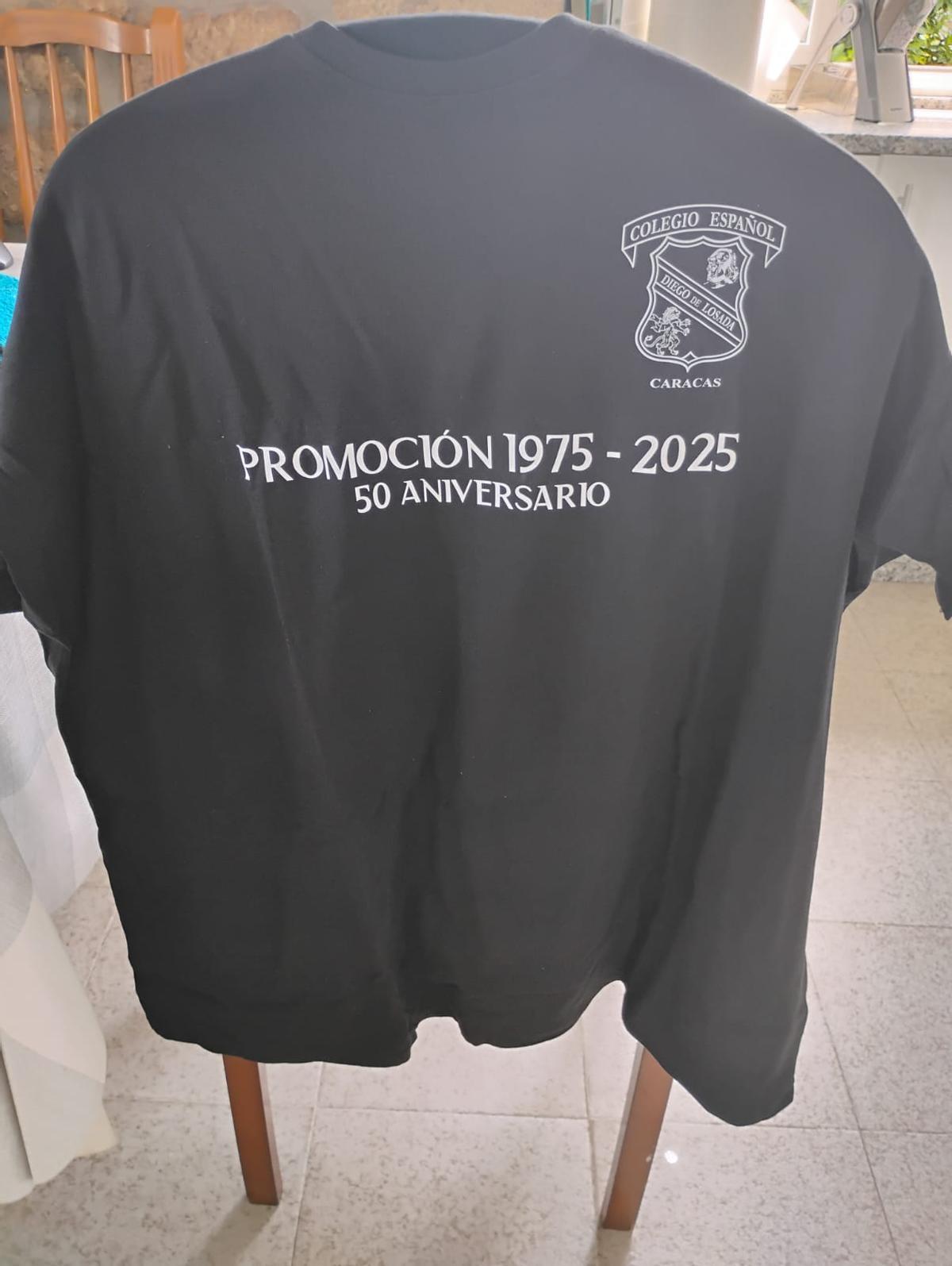 La camiseta conmemorativa de los 50 años de la graduación del 1975