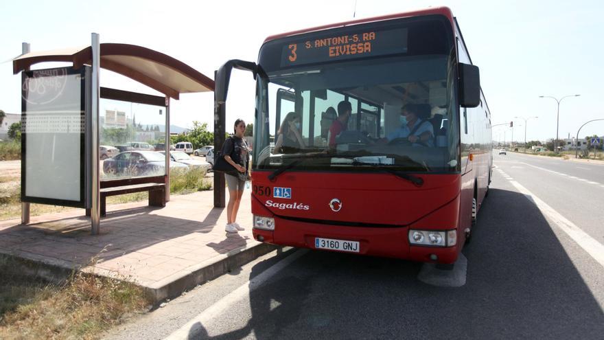 El lunes se activan en Ibiza las líneas de bus entre es Figueral y Santa Eulària y Sant Joan y sa Cala