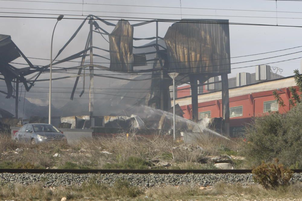 La zona del incendio, 24 horas después del siniestro.