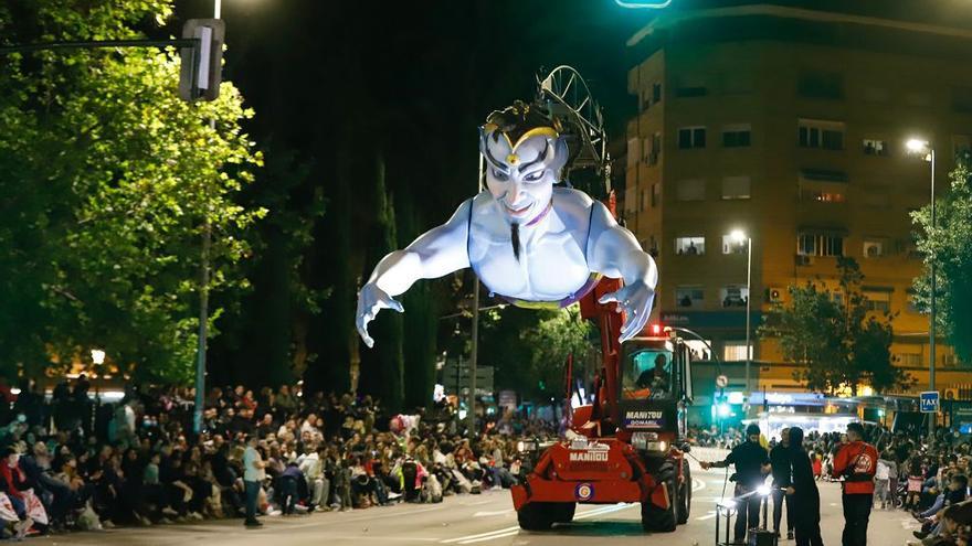 El plan de movilidad afecta al desfile del Entierro de la Sardina: este es su itinerario y el del Bando de la Huerta