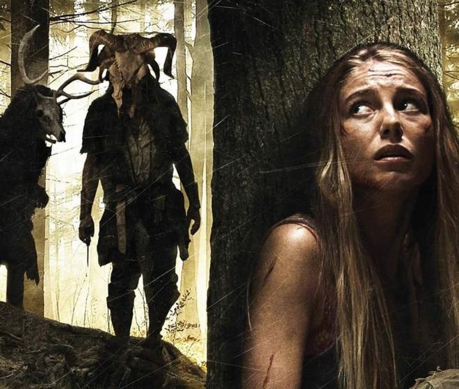 Charlotte Vega, en el cartel de la película 'Wrong turn. Sendero al infierno'