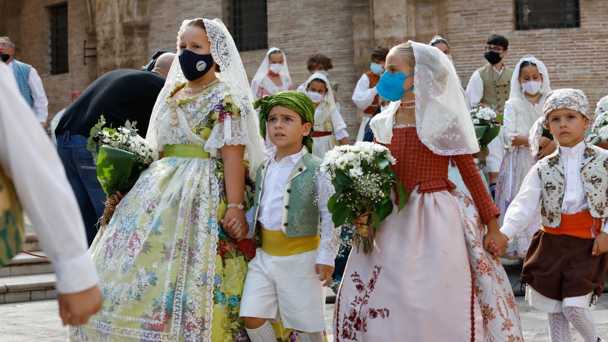 Búscate en el segundo día de Ofrenda por las calles del Mar y Avellanas (entre las 10:00 y 11:00 horas)