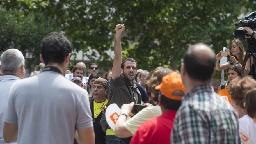 Un joven intenta boicotear el mitin de Rivera en Barcelona