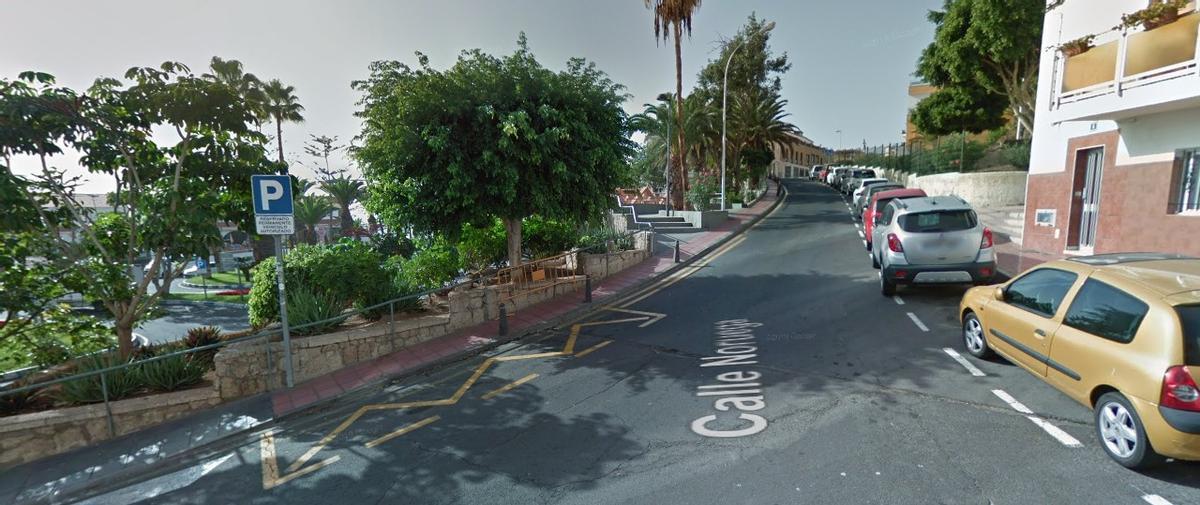 Renovación de las aceras de las calles Noruega y Nueva Explanada, en Los Cristianos