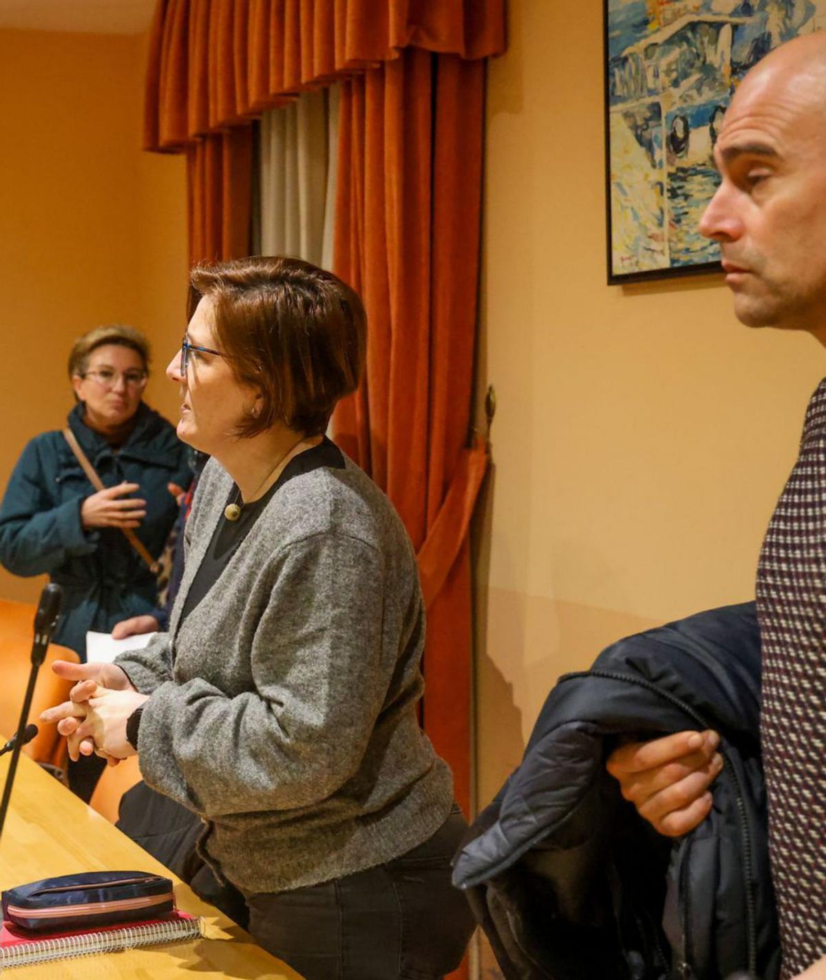 Los ediles Noemí Outeda, Pilar Galiñanes y Quito Parada. |  I.A.