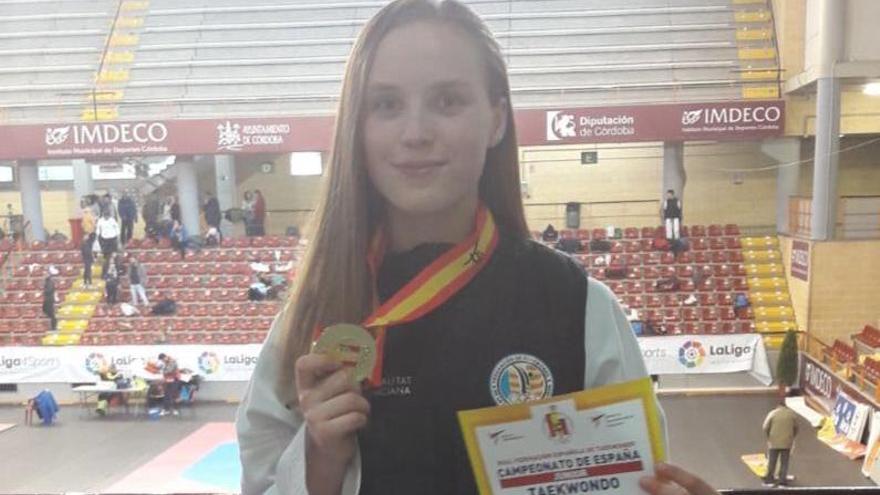 Anastasia Ignatiev, del Club Fuyro de Alicante, campeona de España de Taekwondo Junior