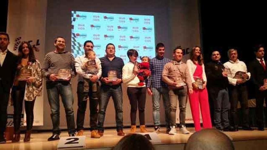 Foto de familia de los premiados en la Gala de la Federación de Automovilismo de Castilla y León.