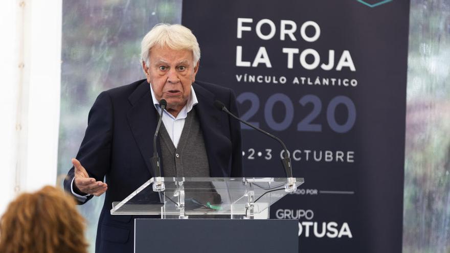 El expresidente del Gobierno, Felipe González, durante su intervención en la segunda jornada del Foro La Toja.