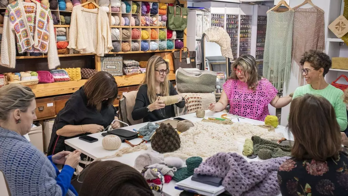 Hacer punto para sentirse mejor: cuando el tricot se convierte en terapia