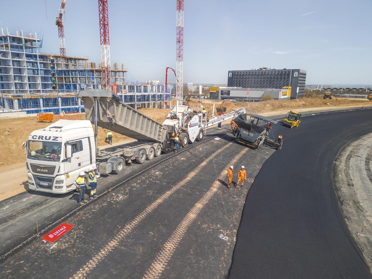 Nuevas imágenes del asfaltado de 'La Monumental', la curva más icónica del circuito Madring de F1 Nuevas imágenes del asfaltado de 'La Monumental', la curva más icónica del circuito Madring de F1