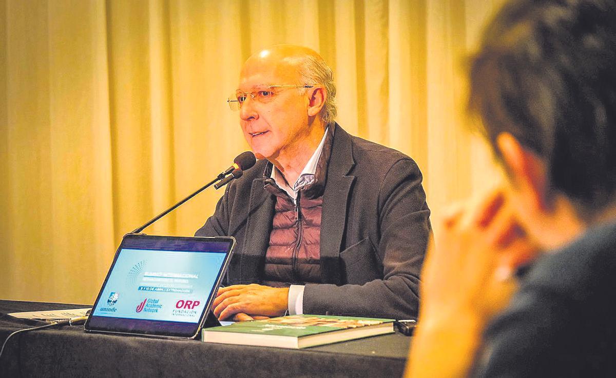 BADAJOZ. ANTONIO RUBIO HABLA SOBRE UNINDE, UVIVERSIDAD PRIVADA,