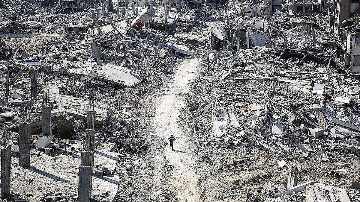 Inmediaciones del destruido hospital Al-Shifa tras un ataque israelí.