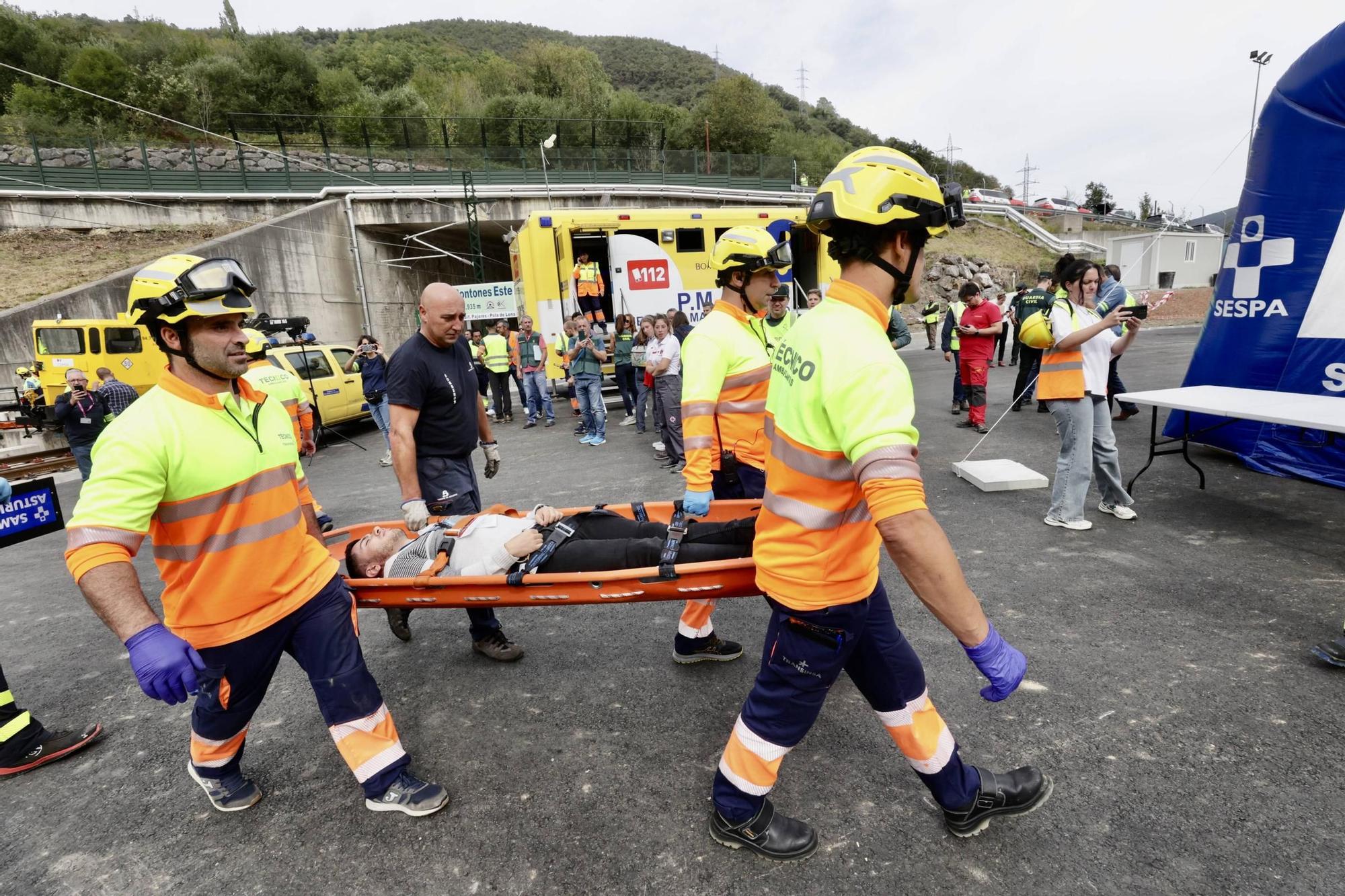 Así fue el simulacro de descarrilamiento en la Variante de Pajares