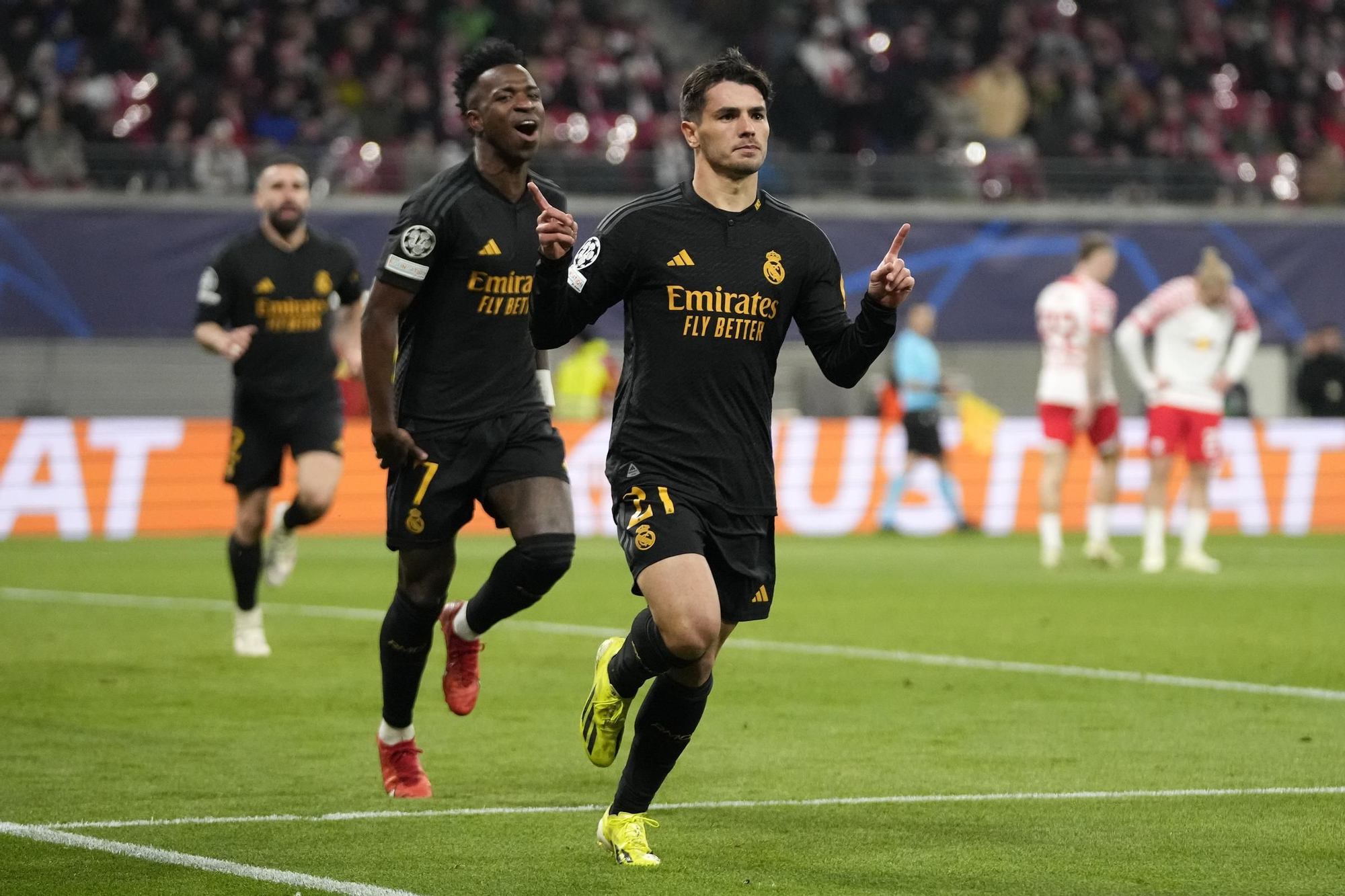 Brahim celebra su gol en Leipzig