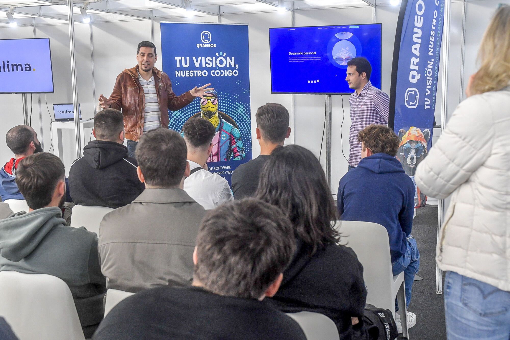 Encuentro entre jóvenes talentos y empresas tecnológicas Conecta TIC 2025