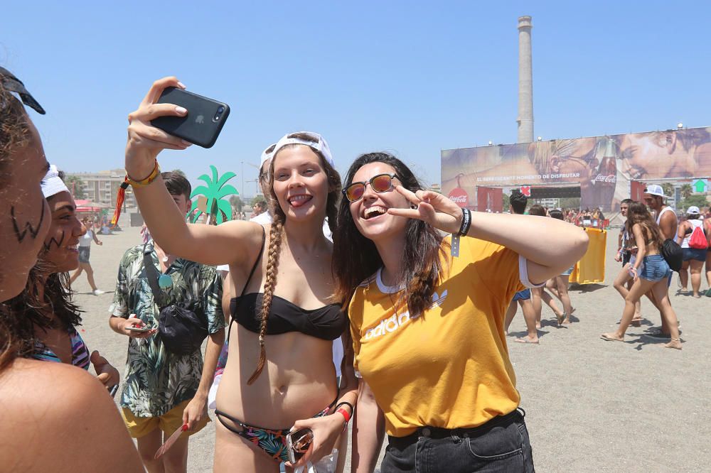 La playa de Sacaba es el escenario de más de doce horas de música en directo con la presencia de Efecto Pasillo, Gemeliers, Piso 21, la malagueña Ana Mena, Atacados, Critika y Saik, Carlos Marco...