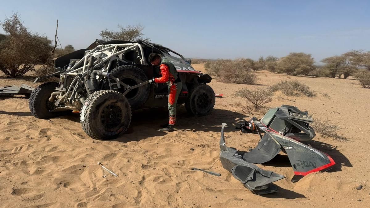 Loeb, tres veces subcampeón del Dakar, tampoco podrá optar este año al Tourareg tras su accidente en la tercera etapa