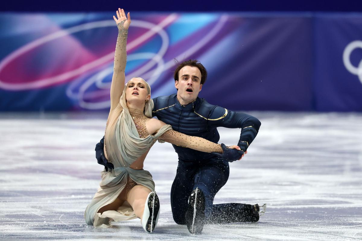 La pareja española Olivia Smart y Tim Dieck en la danza sobre hielo del patinaje artístico de los Juegos Olímpicos de Milán-Cortina 2026