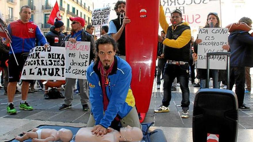 Els socorristes van posar fi a la tancada de l&#039;Ajuntament de Barcelona