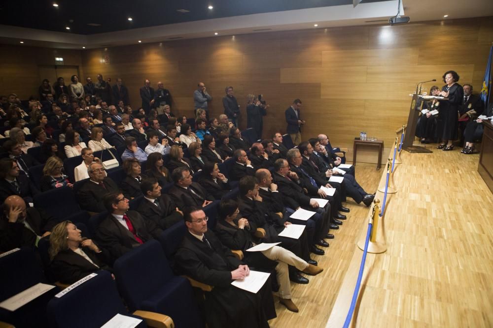 Entrega de medallas en el Colegio de Abogados