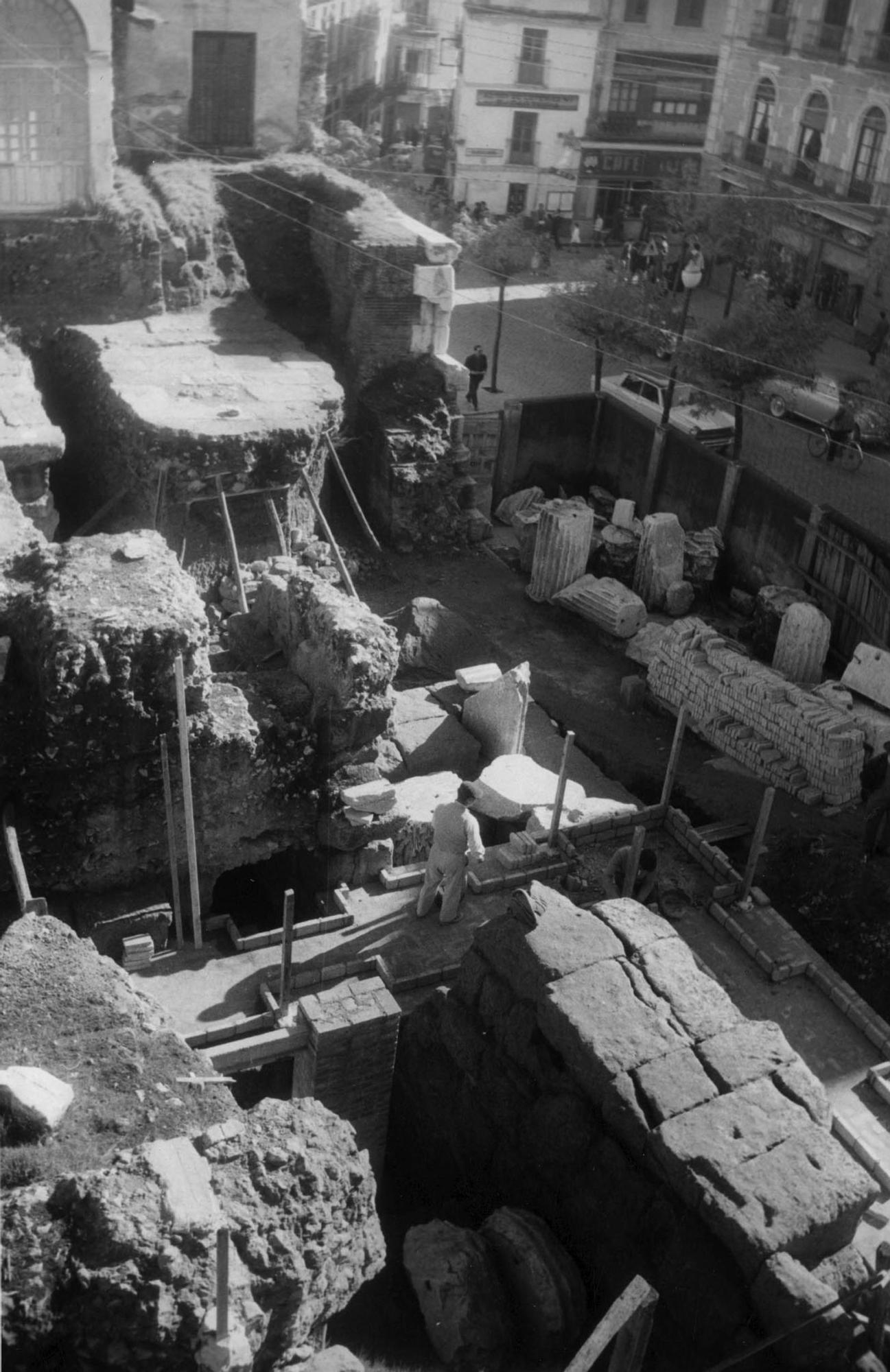 Hallazgo: Excavación del Templo Romano, descubierto al ampliar el Ayuntamiento.