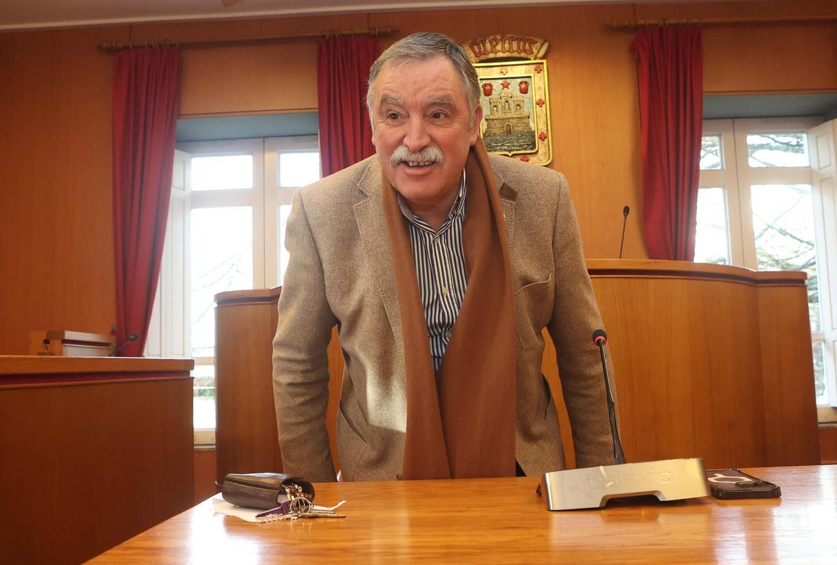 El alcalde de Oleiros celebra su absolución en el caso de la Casa Carniero