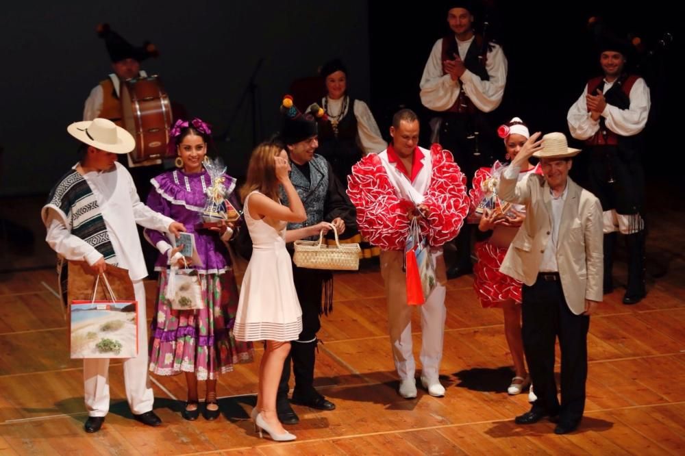 Grupos de México, Turquía y Cuba despiden el Festival Folclórico Internacional.