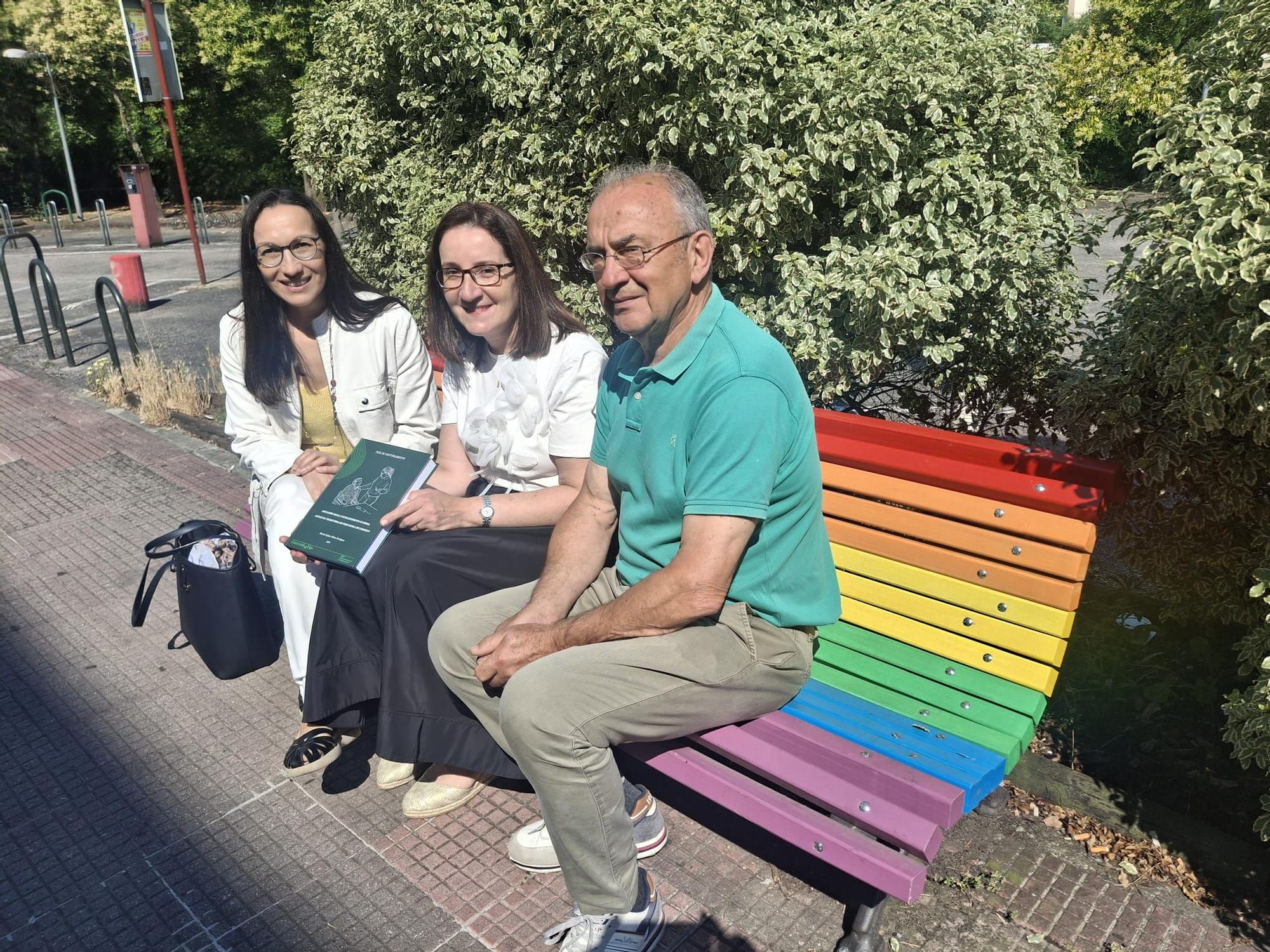 Isabel Mociño, con Mª Esther Pérez Enríquez autora de la tesis y Xosé Manuel Cid