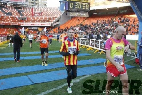 Búscate en la meta de Mestalla